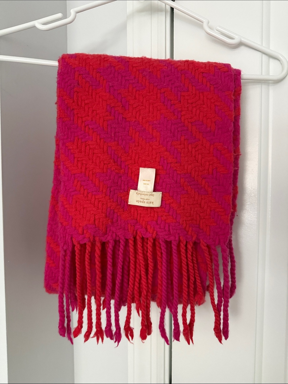 kate spade pink and red herringbone fringe throw 8.5x77 wool